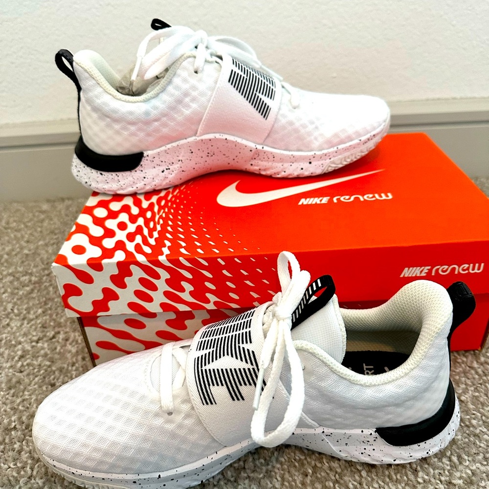 New! Nike Women's WMNS Renew in-Season Tr 9 comes with box!